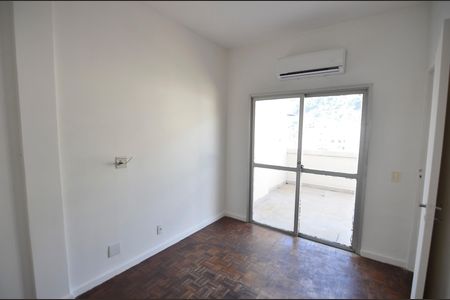 Apartamento à venda com 120m², 2 quartos e 1 vaga Apartamento à venda com 120m², 2 quartos e 1 vagaQuarto 2
