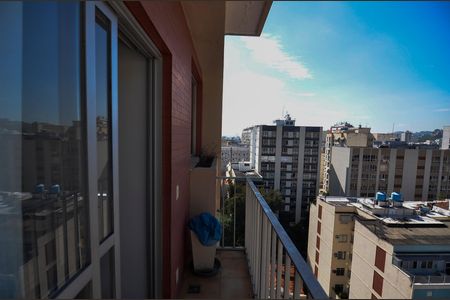 Apartamento à venda com 120m², 2 quartos e 1 vaga Apartamento à venda com 120m², 2 quartos e 1 vagaSala
