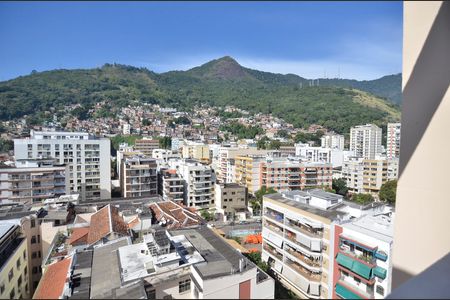 Apartamento à venda com 120m², 2 quartos e 1 vaga Apartamento à venda com 120m², 2 quartos e 1 vagaTerraço