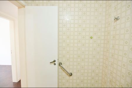 Apartamento à venda com 120m², 2 quartos e 1 vaga Apartamento à venda com 120m², 2 quartos e 1 vagaBanheiro 2