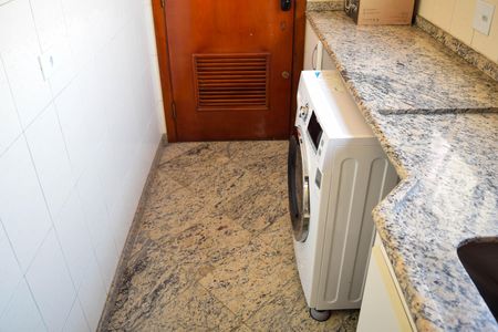 Apartamento à venda com 125m², 3 quartos e 3 vagas Apartamento à venda com 125m², 3 quartos e 3 vagasÁrea de Serviço