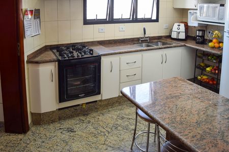 Apartamento à venda com 125m², 3 quartos e 3 vagas Apartamento à venda com 125m², 3 quartos e 3 vagasCozinha