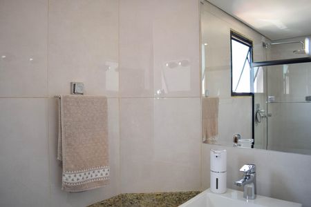 Apartamento à venda com 125m², 3 quartos e 3 vagas Apartamento à venda com 125m², 3 quartos e 3 vagasBanheiro Suíte