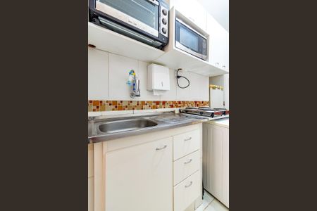 Cozinha de kitnet/studio para alugar com 1 quarto, 18m² em Centro Histórico, Porto Alegre