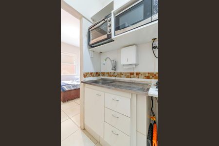 Cozinha de kitnet/studio para alugar com 1 quarto, 18m² em Centro Histórico, Porto Alegre