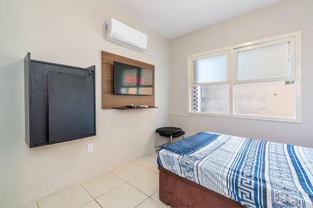 Sala/Quarto de kitnet/studio para alugar com 1 quarto, 18m² em Centro Histórico, Porto Alegre