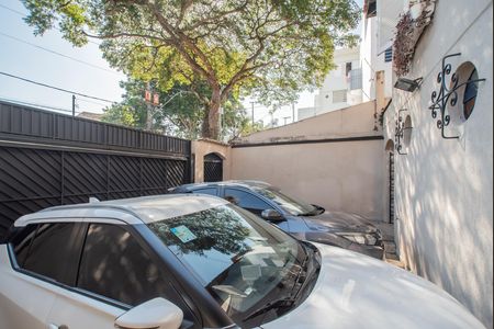 Garagem de casa à venda com 4 quartos, 200m² em Planalto Paulista, São Paulo