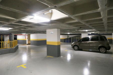 Apartamento à venda com 182m², 4 quartos e 4 vagas Apartamento à venda com 182m², 4 quartos e 4 vagasGaragem