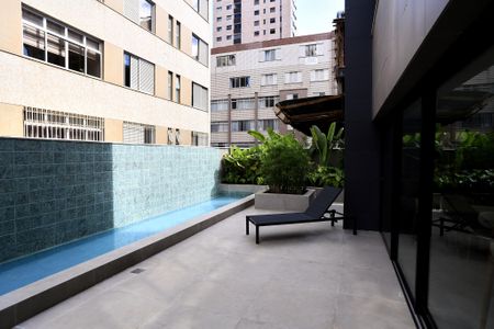 Apartamento à venda com 182m², 4 quartos e 4 vagas Apartamento à venda com 182m², 4 quartos e 4 vagasÁrea comum - Piscina