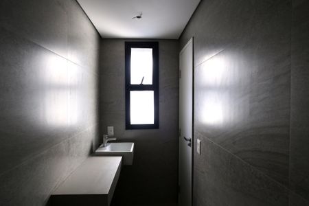 Apartamento à venda com 182m², 4 quartos e 4 vagas Apartamento à venda com 182m², 4 quartos e 4 vagasBanheiro da Suíte 2
