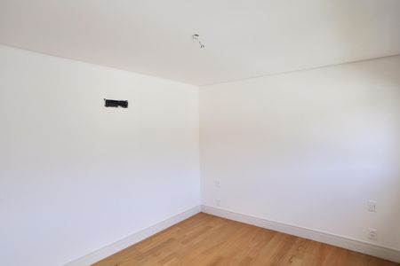 Apartamento à venda com 182m², 4 quartos e 4 vagas Apartamento à venda com 182m², 4 quartos e 4 vagasSuíte master