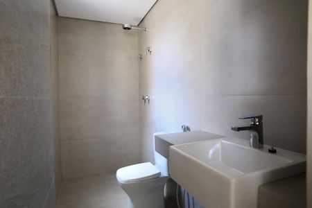 Apartamento à venda com 182m², 4 quartos e 4 vagas Apartamento à venda com 182m², 4 quartos e 4 vagasBanheiro da Suíte