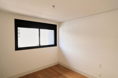 Apartamento à venda com 182m², 4 quartos e 4 vagas Apartamento à venda com 182m², 4 quartos e 4 vagasSuíte 2