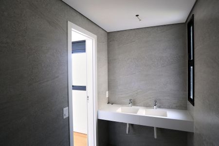 Apartamento à venda com 182m², 4 quartos e 4 vagas Apartamento à venda com 182m², 4 quartos e 4 vagasBanheiro da Suíte master