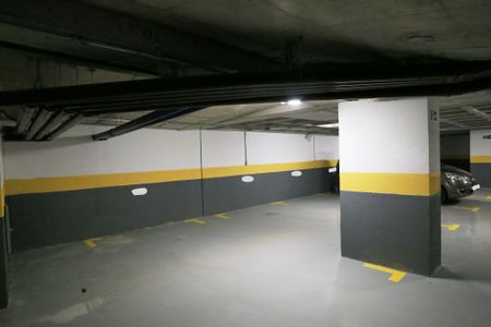 Apartamento à venda com 182m², 4 quartos e 4 vagas Apartamento à venda com 182m², 4 quartos e 4 vagasGaragem