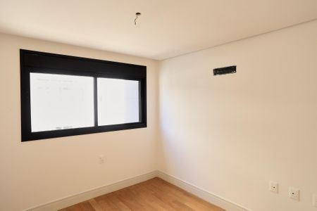 Apartamento à venda com 182m², 4 quartos e 4 vagas Apartamento à venda com 182m², 4 quartos e 4 vagasSuíte 1