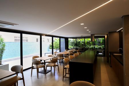Apartamento à venda com 182m², 4 quartos e 4 vagas Apartamento à venda com 182m², 4 quartos e 4 vagasÁrea comum - Salão de festas