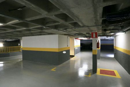 Apartamento à venda com 182m², 4 quartos e 4 vagas Apartamento à venda com 182m², 4 quartos e 4 vagasGaragem