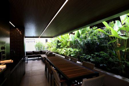 Apartamento à venda com 182m², 4 quartos e 4 vagas Apartamento à venda com 182m², 4 quartos e 4 vagasÁrea comum - Churrasqueira