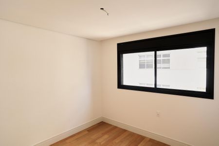 Apartamento à venda com 182m², 4 quartos e 4 vagas Apartamento à venda com 182m², 4 quartos e 4 vagasSuíte 1