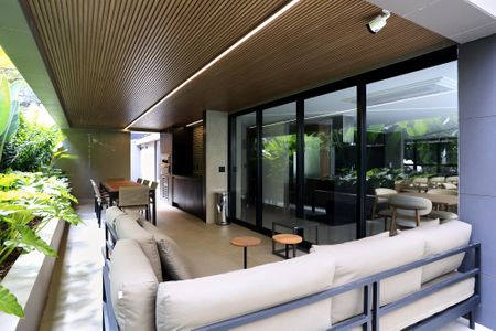 Apartamento à venda com 182m², 4 quartos e 4 vagas Apartamento à venda com 182m², 4 quartos e 4 vagasÁrea comum - Churrasqueira