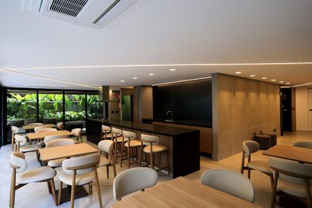 Apartamento à venda com 182m², 4 quartos e 4 vagas Apartamento à venda com 182m², 4 quartos e 4 vagasÁrea comum - Salão de festas