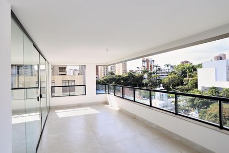Apartamento à venda com 182m², 4 quartos e 4 vagas Apartamento à venda com 182m², 4 quartos e 4 vagasVaranda da Sala