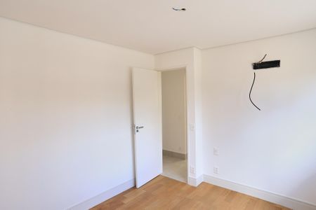 Apartamento à venda com 182m², 4 quartos e 4 vagas Apartamento à venda com 182m², 4 quartos e 4 vagasSuíte