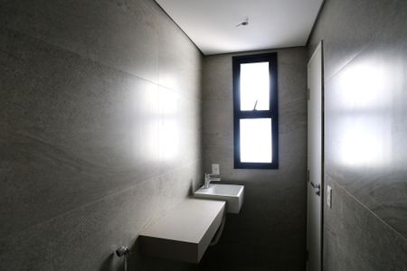 Apartamento à venda com 182m², 4 quartos e 4 vagas Apartamento à venda com 182m², 4 quartos e 4 vagasBanheiro da Suíte 2