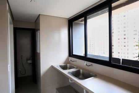 Apartamento à venda com 182m², 4 quartos e 4 vagas Apartamento à venda com 182m², 4 quartos e 4 vagasÁrea de Serviço