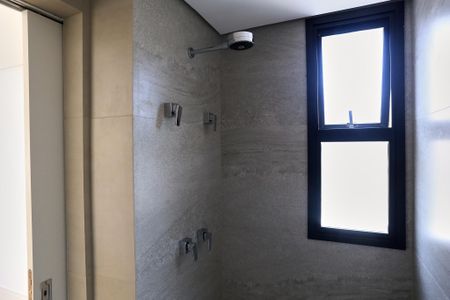 Apartamento à venda com 182m², 4 quartos e 4 vagas Apartamento à venda com 182m², 4 quartos e 4 vagasBanheiro da Suíte 1
