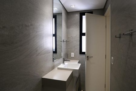 Apartamento à venda com 182m², 4 quartos e 4 vagasBanheiro da Suíte 2