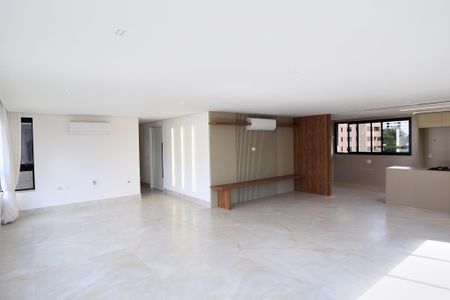 Apartamento à venda com 182m², 4 quartos e 4 vagasSala