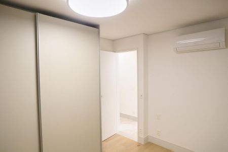 Apartamento à venda com 182m², 4 quartos e 4 vagasSuíte 1