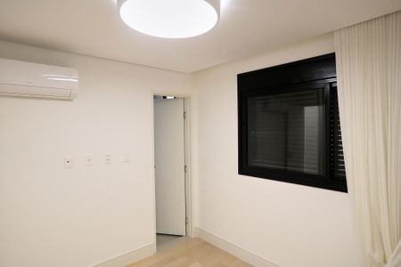 Apartamento à venda com 182m², 4 quartos e 4 vagasSuíte 2