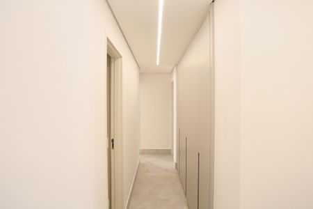 Apartamento à venda com 182m², 4 quartos e 4 vagasCorredor