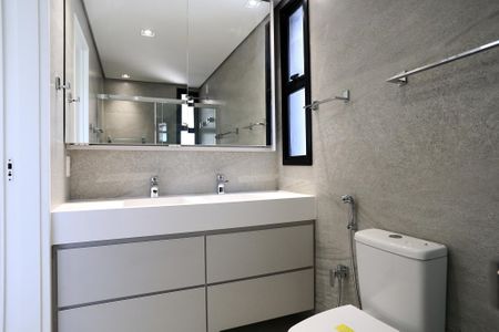 Apartamento à venda com 182m², 4 quartos e 4 vagasBanheiro da Suíte master