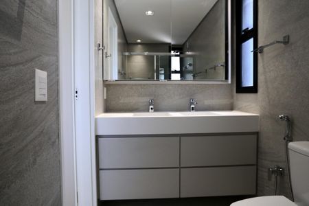Apartamento à venda com 182m², 4 quartos e 4 vagasBanheiro da Suíte master