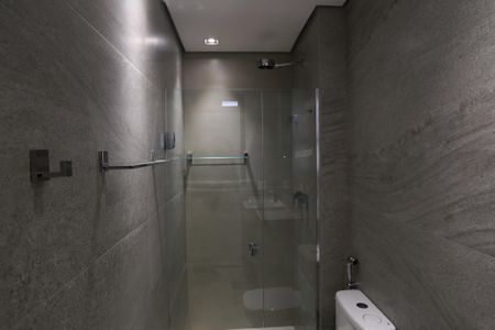 Apartamento à venda com 182m², 4 quartos e 4 vagasBanheiro da Suíte 2