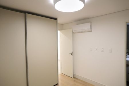 Apartamento à venda com 182m², 4 quartos e 4 vagasSuíte 2