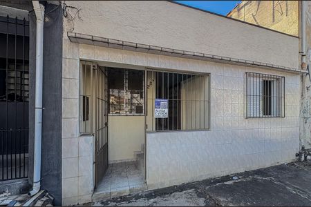 Casa para alugar com 60m², 2 quartos e sem vaga Casa para alugar com 60m², 2 quartos e sem vagaFachada