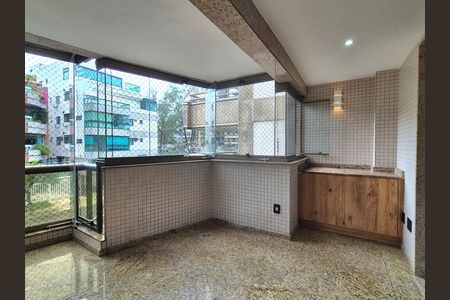 Apartamento à venda com 182m², 3 quartos e 4 vagas