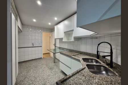 Apartamento à venda com 182m², 3 quartos e 4 vagas