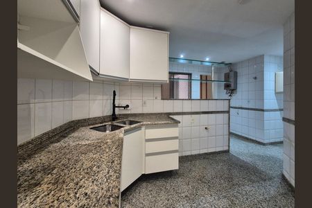 Apartamento à venda com 182m², 3 quartos e 4 vagas