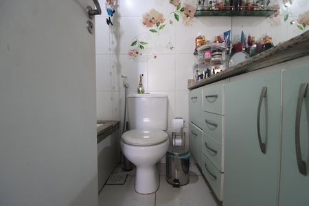 Apartamento à venda com 106m², 3 quartos e 2 vagasBanheiro da suíte