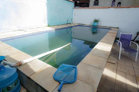 Casa à venda com 140m², 3 quartos e 1 vaga Casa à venda com 140m², 3 quartos e 1 vagaPiscina