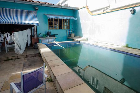 Casa à venda com 140m², 3 quartos e 1 vaga Casa à venda com 140m², 3 quartos e 1 vagaPiscina