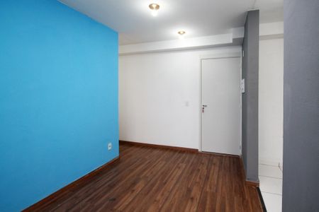 Sala de apartamento para alugar com 2 quartos, 42m² em Roselândia, Cotia
