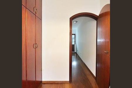 Casa à venda com 240m², 3 quartos e 6 vagas