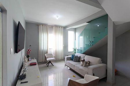 Sala de casa de condomínio à venda com 3 quartos, 110m² em Granja Ouro Branco, Contagem